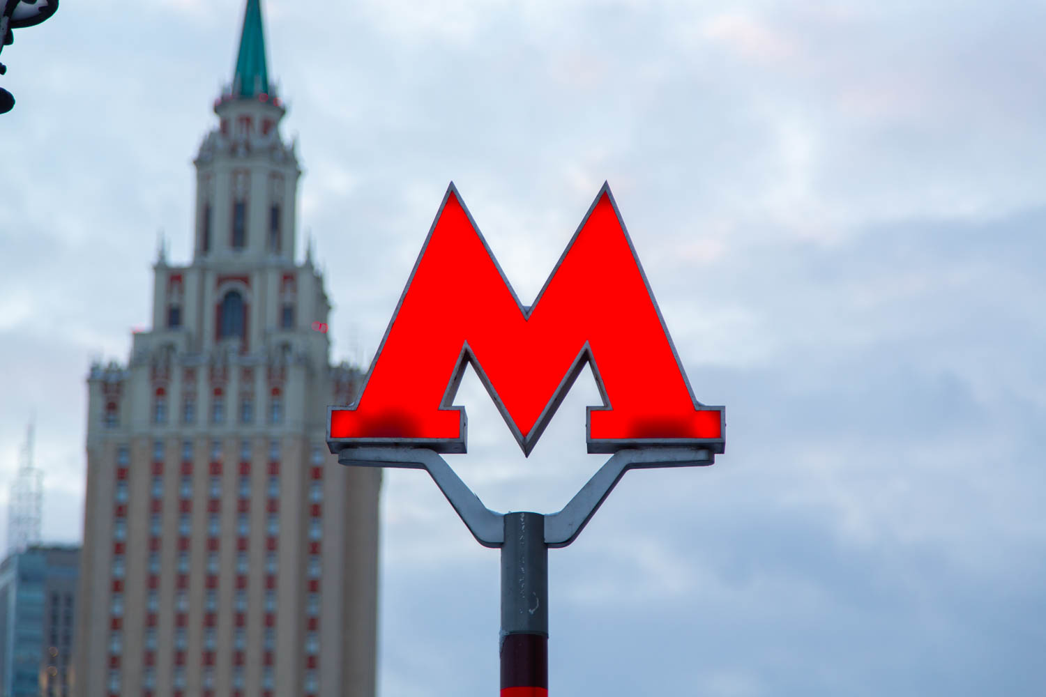 РИАН: пассажира могут не допустить в метро за отказ показать телефон