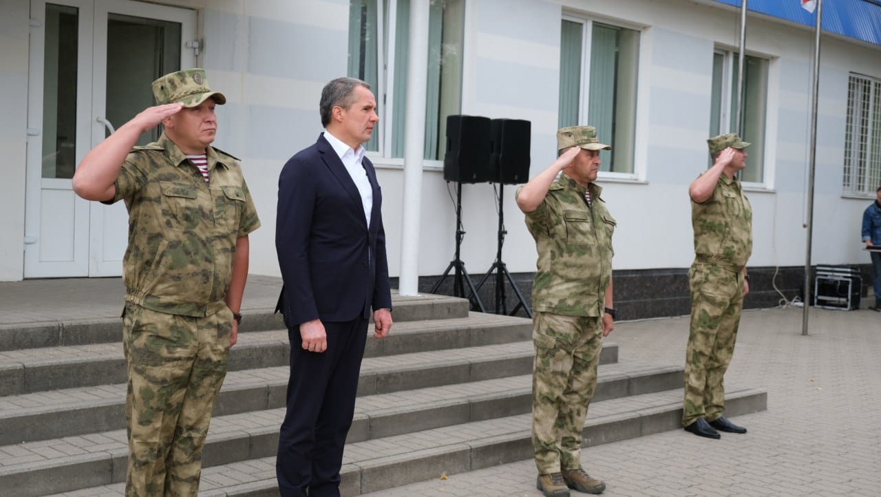 Генерал-полковник Александр Попов вручил государственные награды отличившимся росгвардейцам в Белгородской области Генерал-полковник Александр Попов вручил государственные награды отличившимся росгвардейцам в Белгородской области