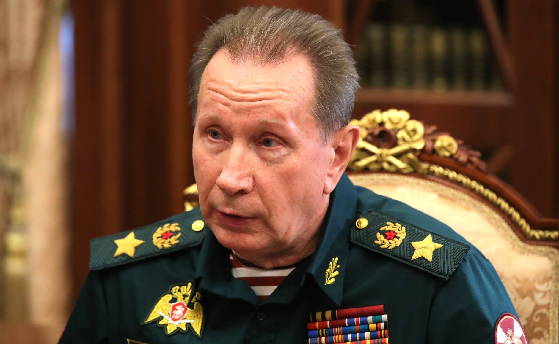 Золотов поздравил личный состав и ветеранов СОБР с профессиональным праздником