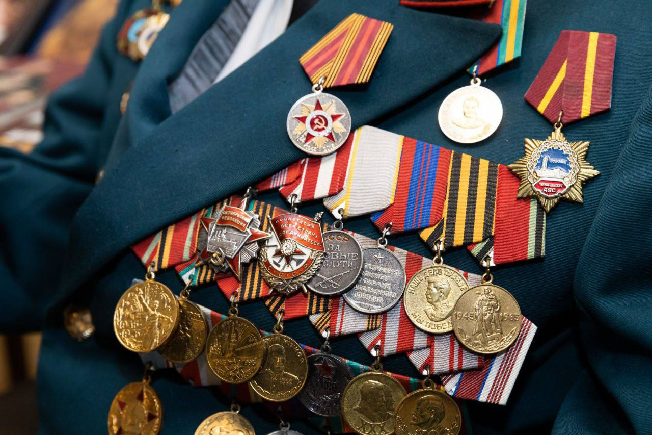Росгвардия поздравляет со 100-летием ветерана Великой Отечественной войны генерал-майора в отставке Евгения Чусова Росгвардия поздравляет со 100-летием ветерана Великой Отечественной войны генерал-майора в отставке Евгения Чусова