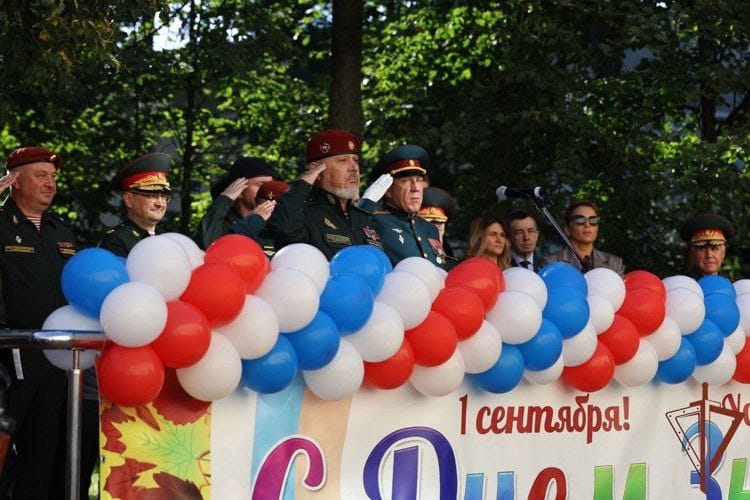 Замдиректора Росгвардии генерал Воробьев поздравил кадет МПКУ им. Шолохова с Днем знаний
