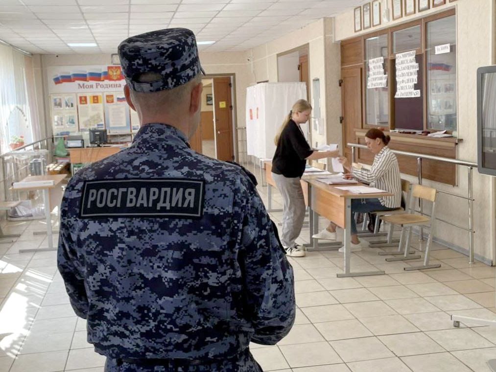 Росгвардейцы приняли участие в обеспечении общественного порядка в ходе Единого дня голосования