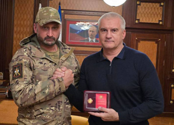 Командир Отряда «Невский» Верещагин встретился с главой Крыма Аксеновым