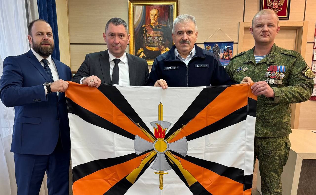 Флаг Добровольческого корпуса в Роскосмосе