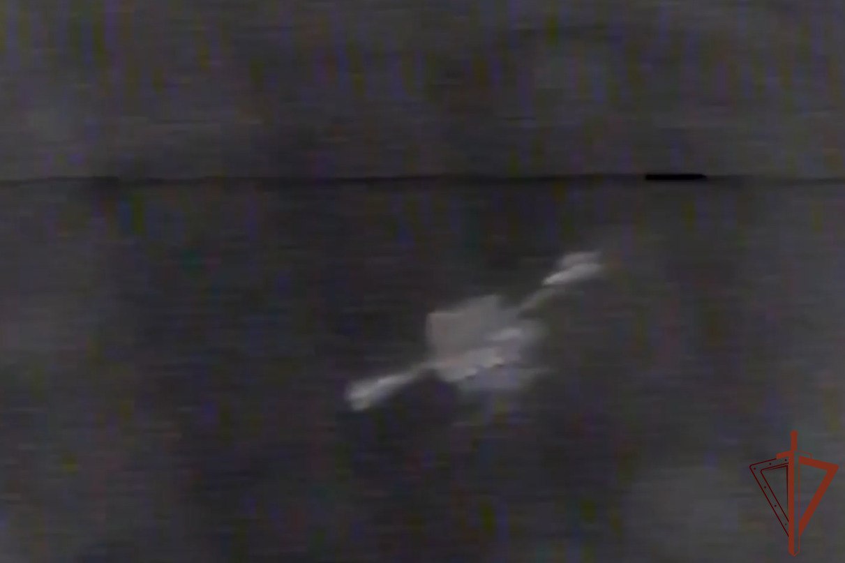 Росгвардейцы уничтожили гексакоптер «Баба-Яга» с помощью дрона-перехватчика в Запорожской области