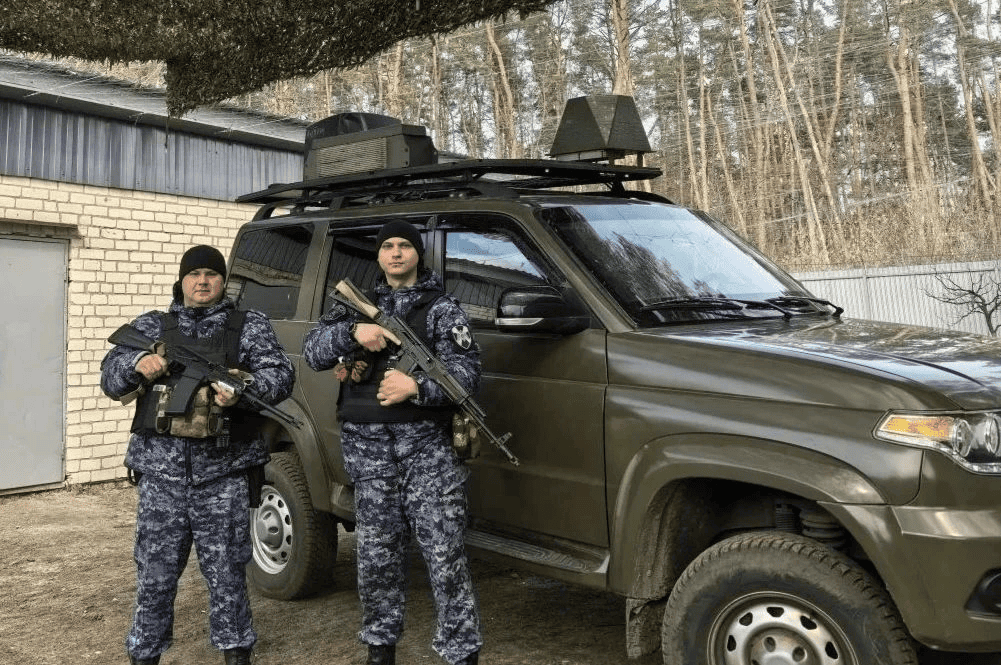 В Белгородской области росгвардейцы оказали помощь водителю, пострадавшему в ходе атаки дрона ВСУ