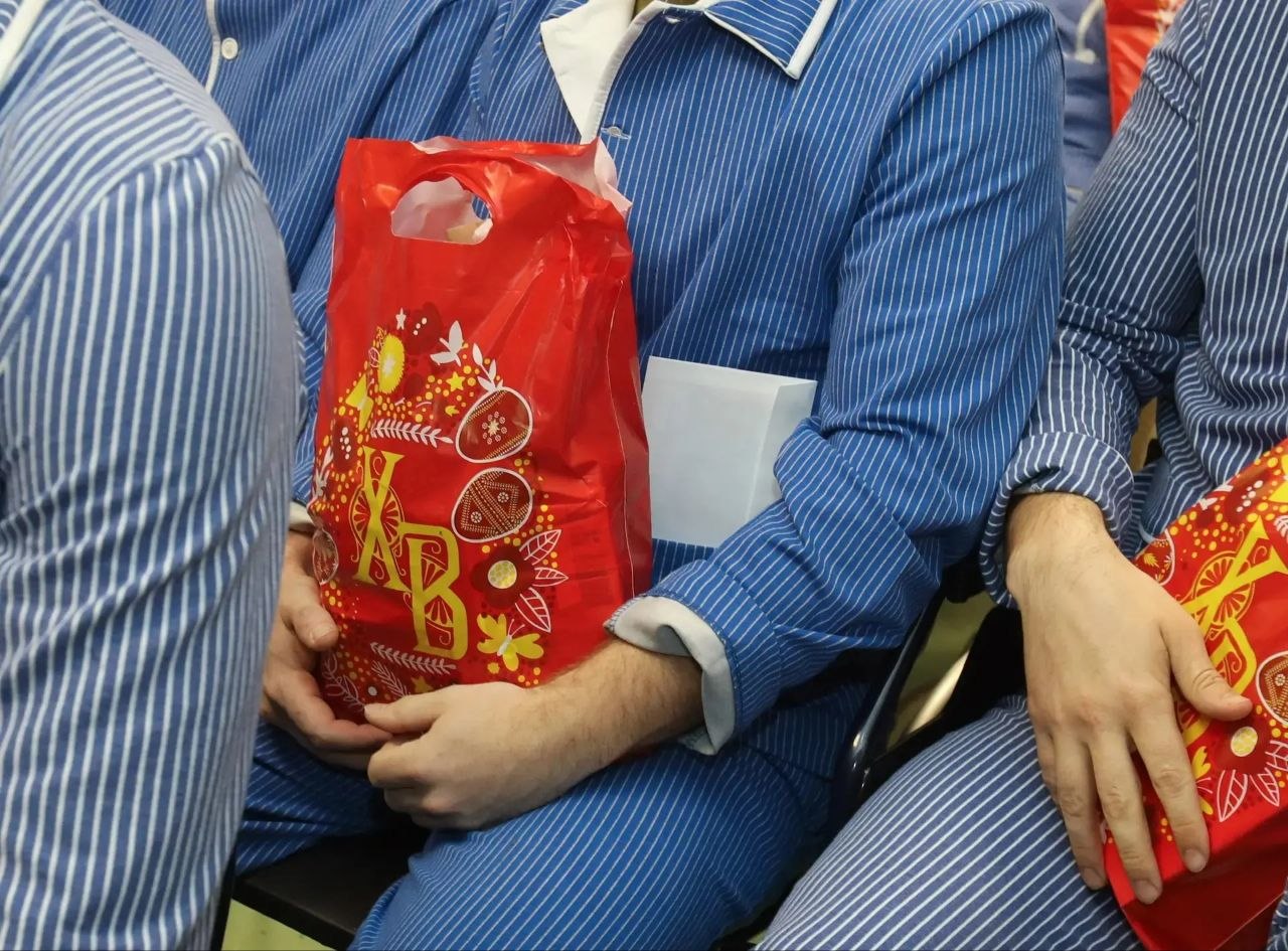 Генерал-полковник Юрий Аверин вручил государственные награды росгвардейцам – участникам СВО