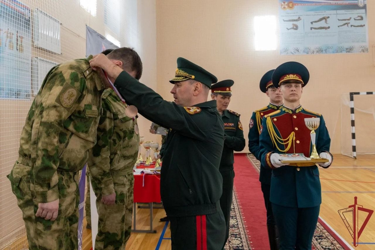 Определены победители и призеры чемпионата Росгвардии по бадминтону