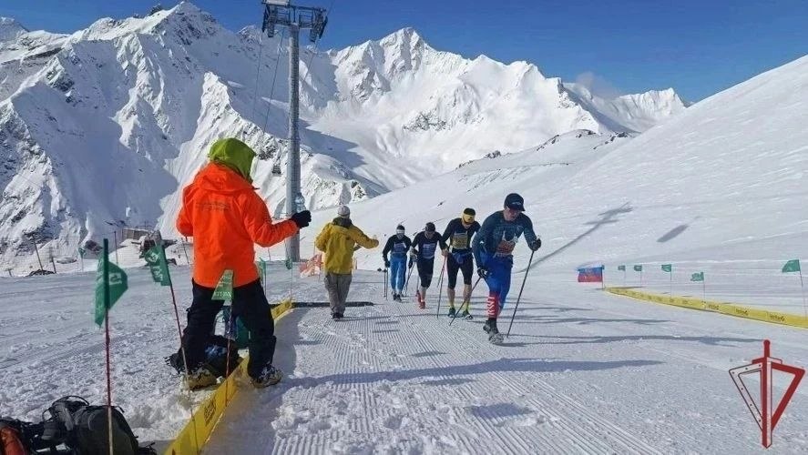 Военнослужащие Росгвардии стали чемпионами и призерами на соревнованиях по скайраннингу в Приэльбрусье